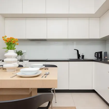 Mokotow Two-bedroom By Renters *