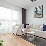 Mokotow Two-bedroom By Renters شقة وارسو