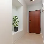 Mokotow Two-bedroom By Renters * وارسو