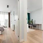 Mokotow Two-bedroom By Renters * وارسو